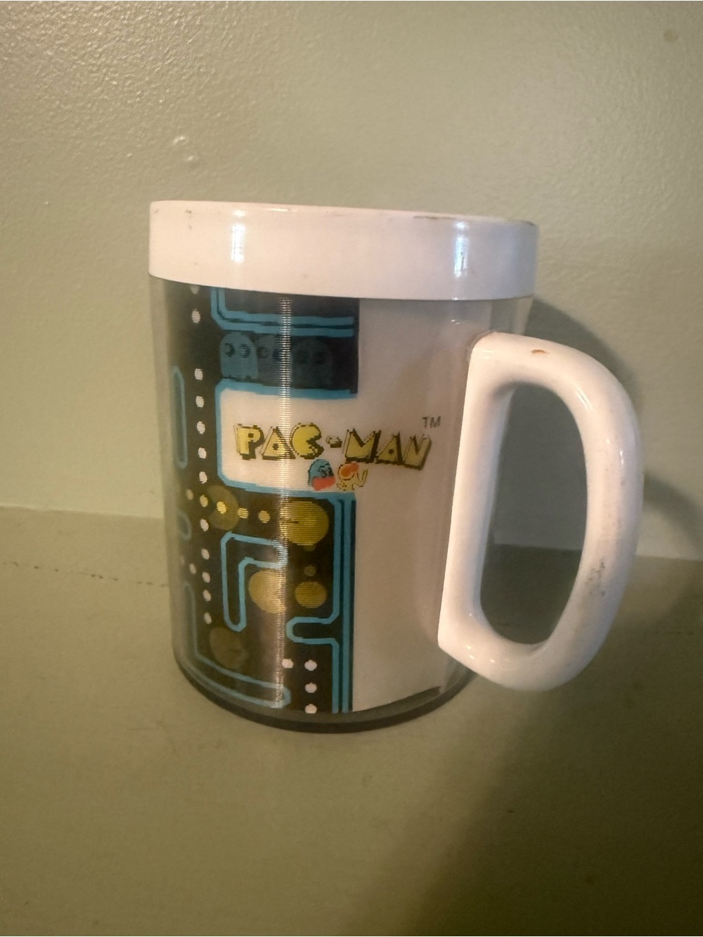 Pac-Man Retro Ceramic Mug in White with Blue & Yellow Graphic